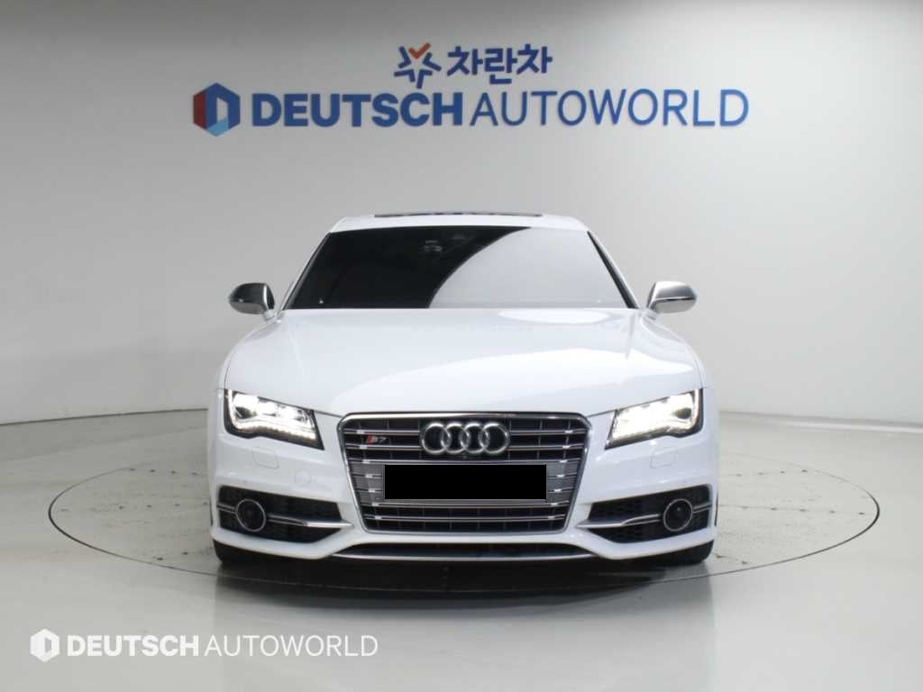Audi S7 — photo 03
