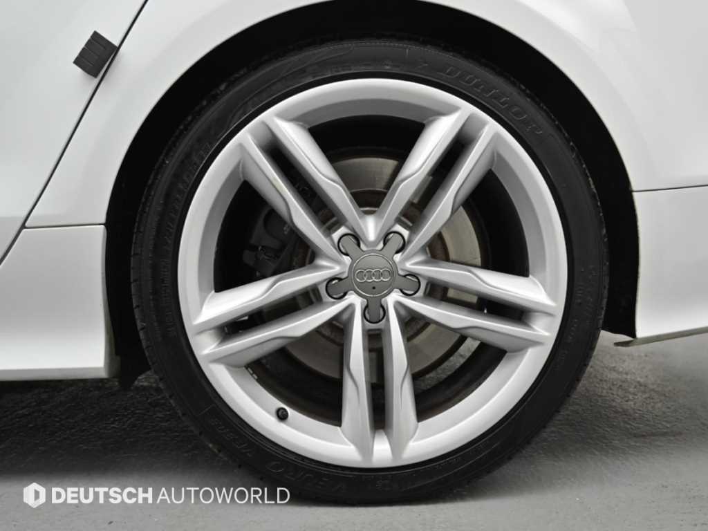 Audi S7 — photo 05