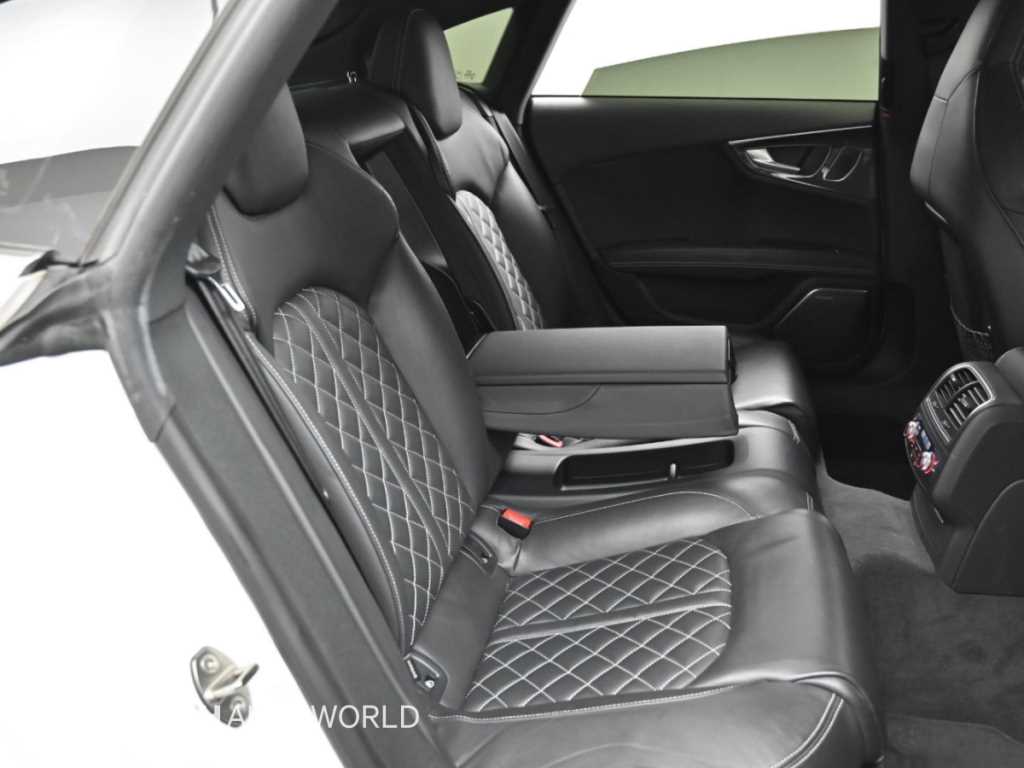 Audi S7 — photo 12