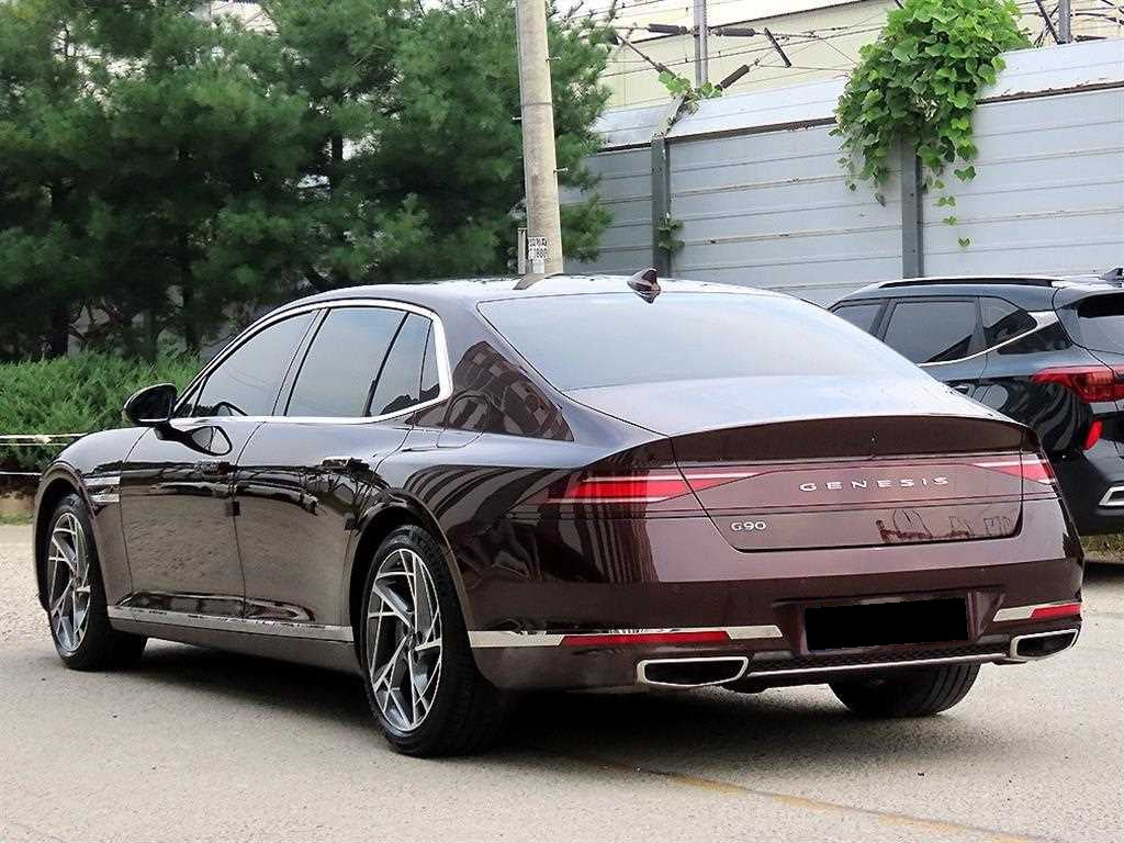 Genesis G90 — photo 03