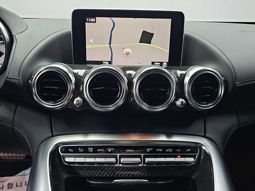 Mercedes-Benz AMG GT — photo 10