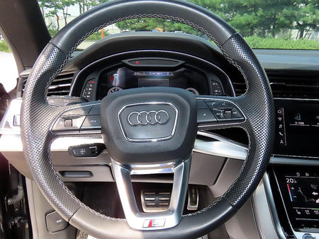 Audi Q8 — photo 08