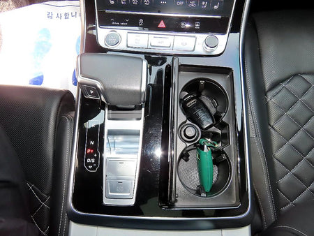 Audi Q8 — photo 11