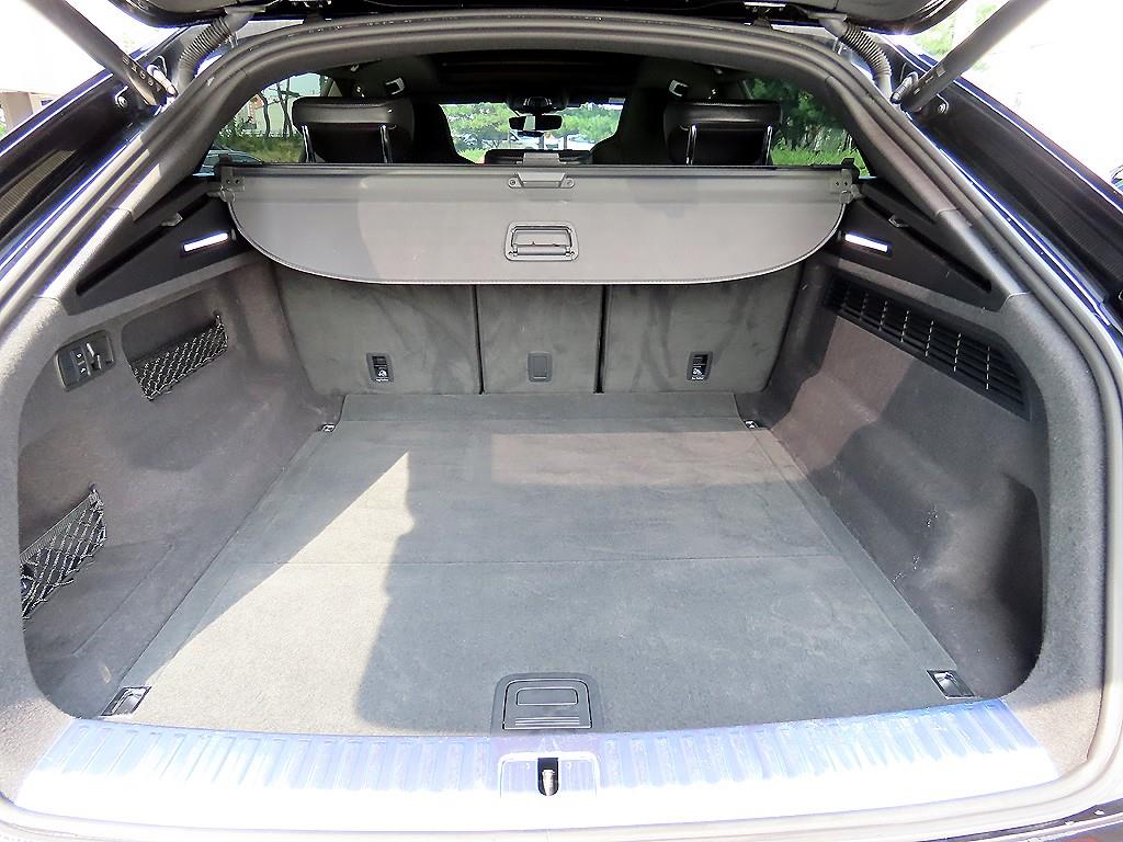 Audi Q8 — photo 17
