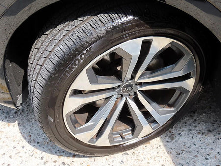 Audi Q8 — photo 20