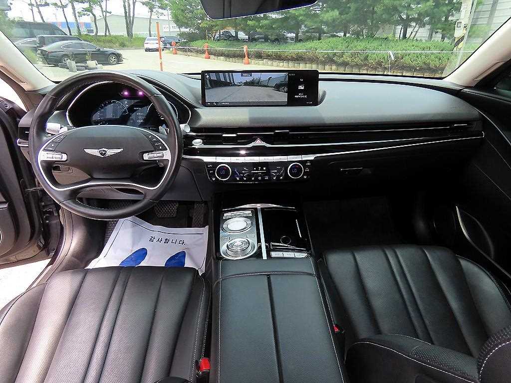Genesis G80 — photo 07