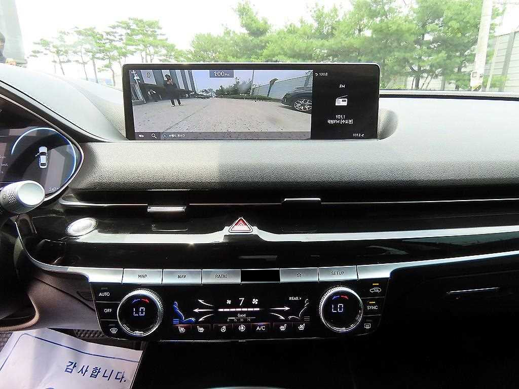 Genesis G80 — photo 14