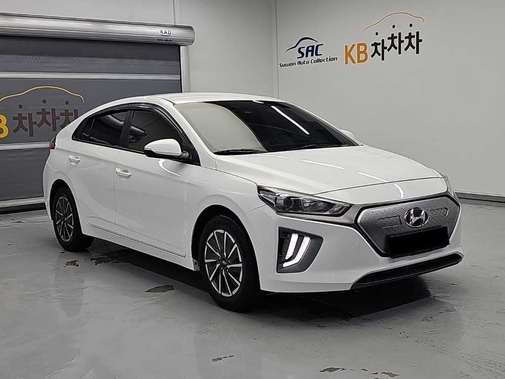 Hyundai Ioniq — photo 05