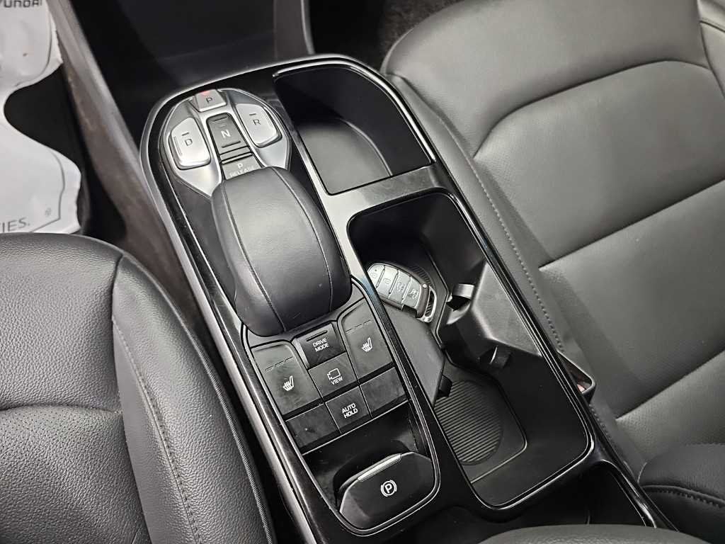 Hyundai Ioniq — photo 09