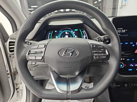 Hyundai Ioniq — photo 10