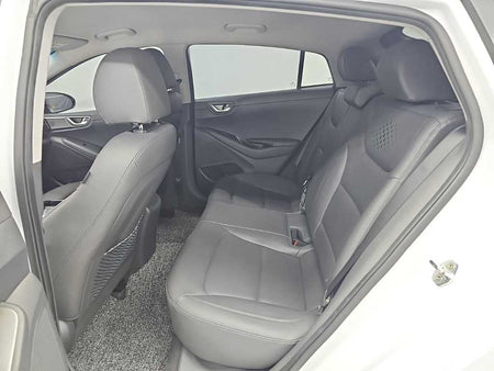 Hyundai Ioniq — photo 13