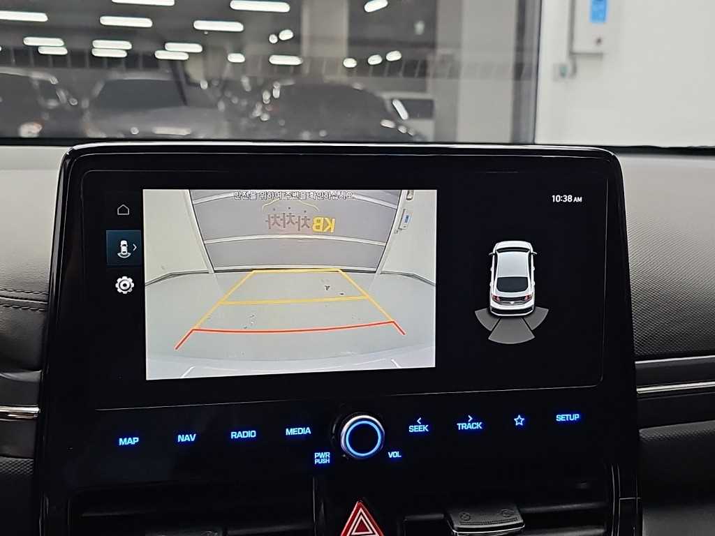 Hyundai Ioniq — photo 15
