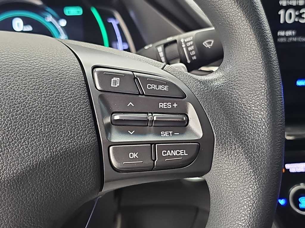 Hyundai Ioniq — photo 17