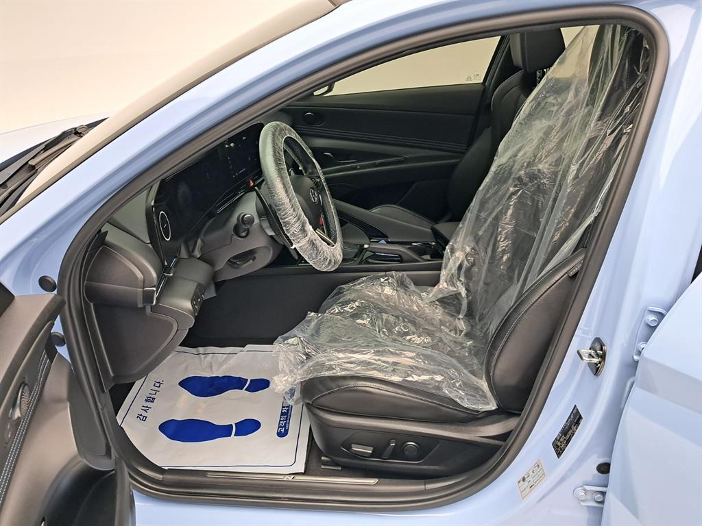 Hyundai Avante — photo 11