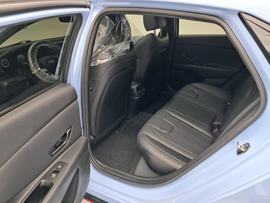 Hyundai Avante — photo 12
