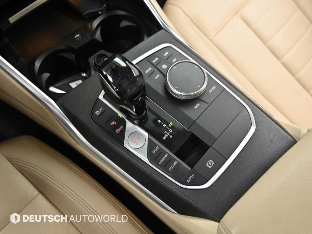 BMW 3-Series — photo 09