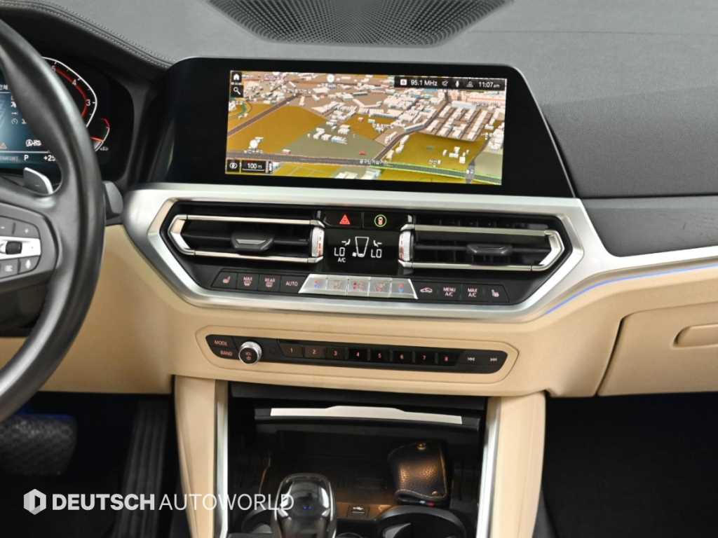 BMW 3-Series — photo 14