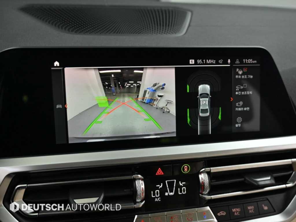BMW 3-Series — photo 15