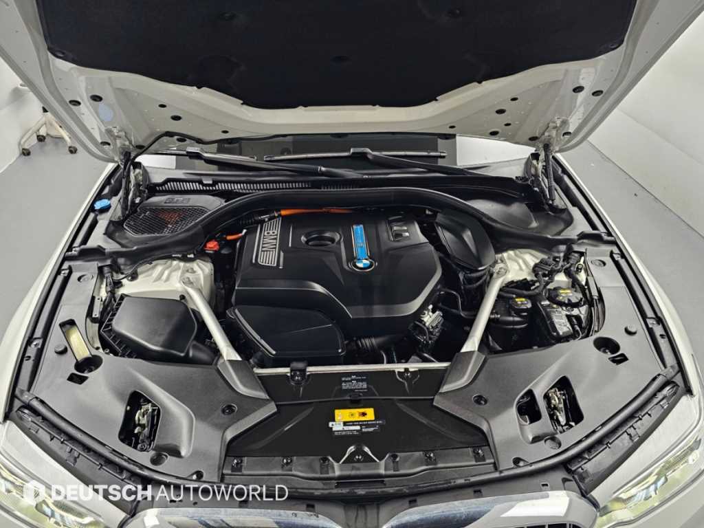 BMW 5-Series — photo 06