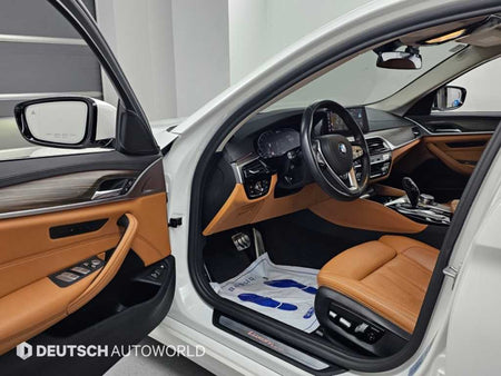 BMW 5-Series — photo 11