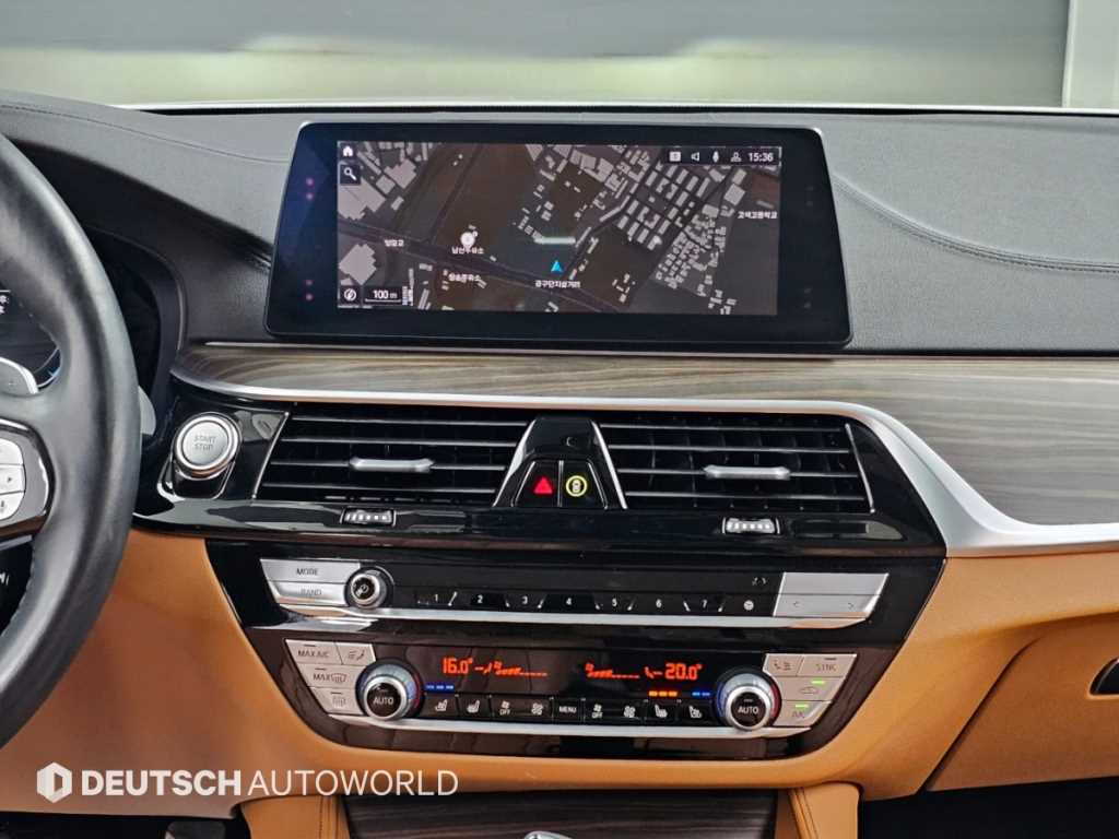 BMW 5-Series — photo 14