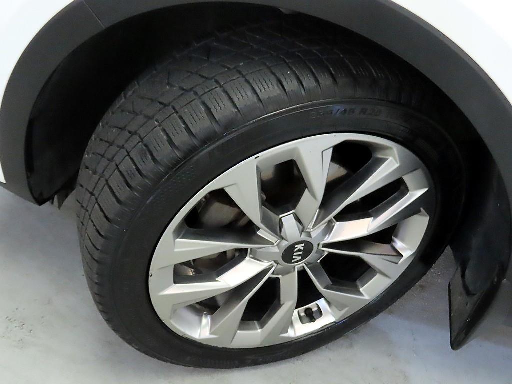 Kia Sorento — photo 20