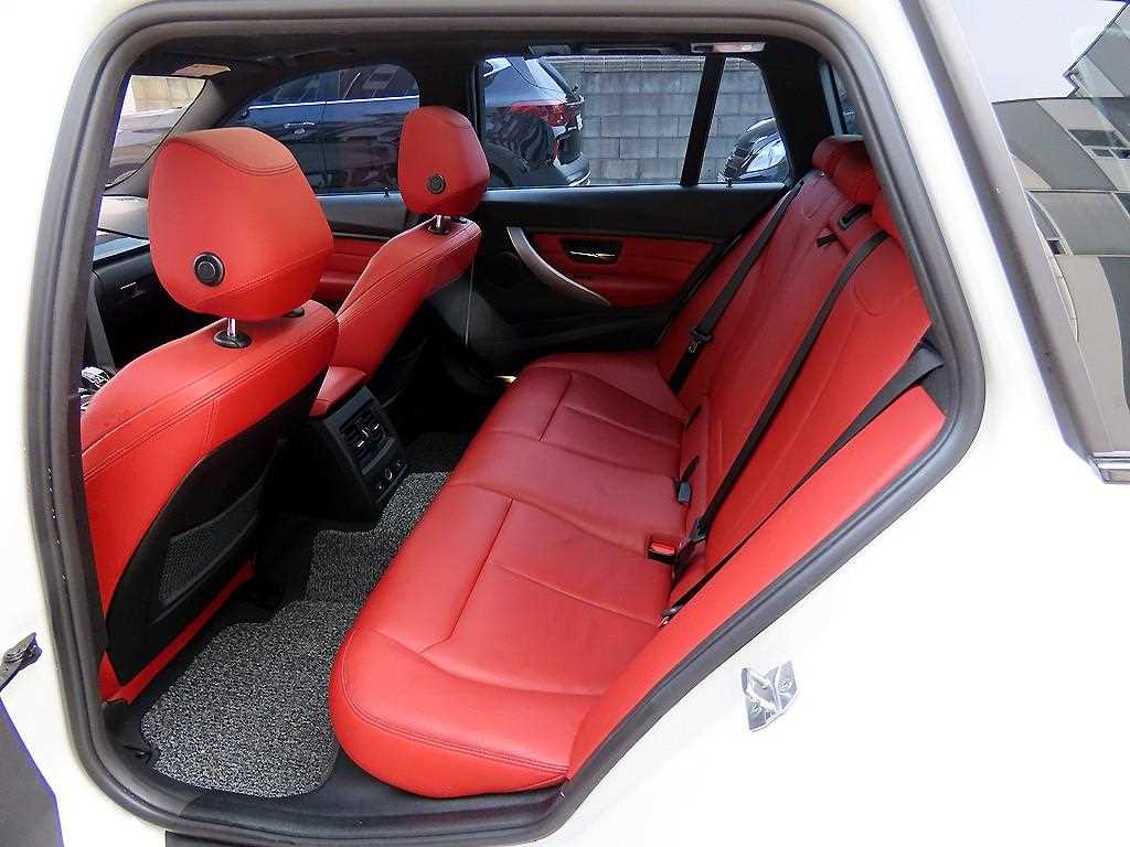 BMW 3-Series — photo 07