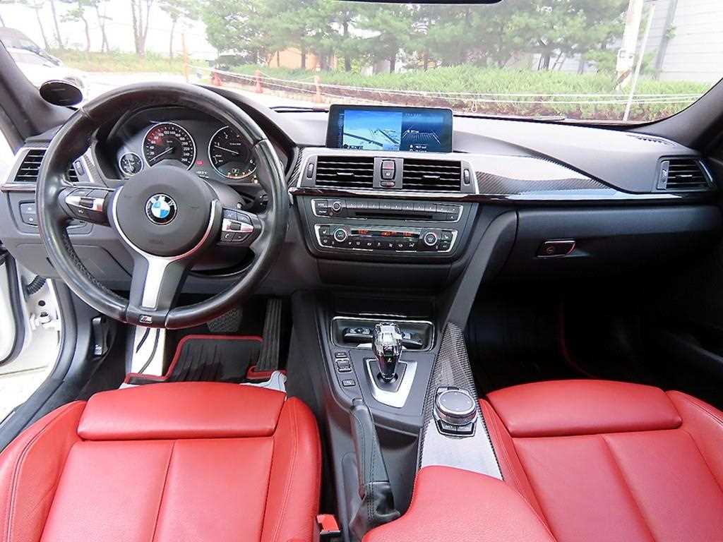 BMW 3-Series — photo 08