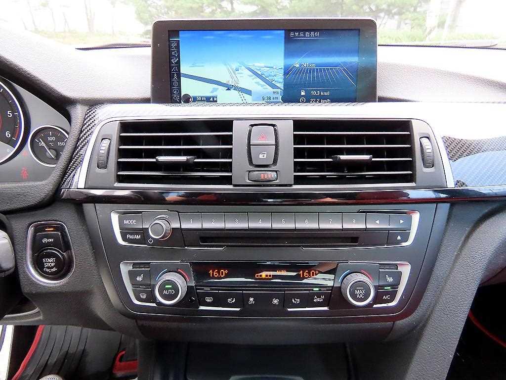 BMW 3-Series — photo 13