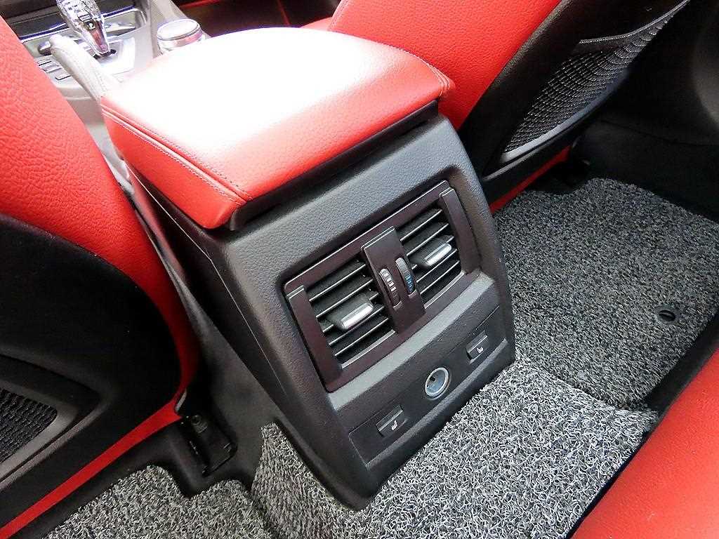 BMW 3-Series — photo 15