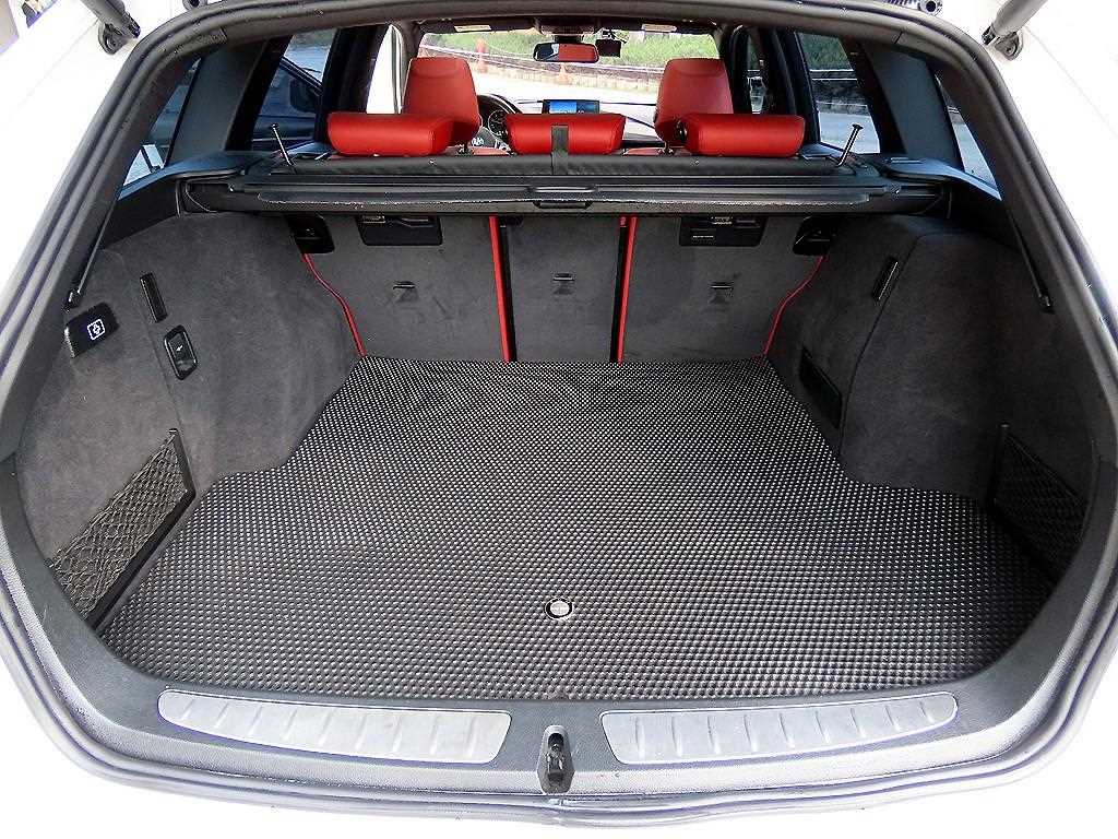 BMW 3-Series — photo 17