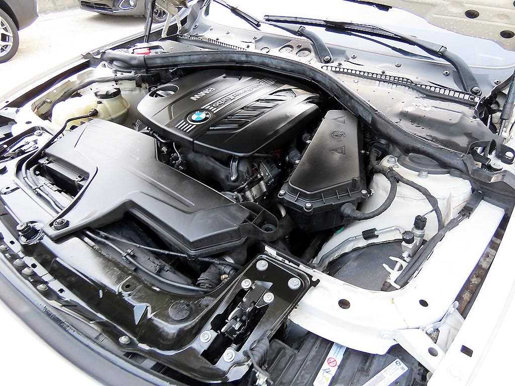 BMW 3-Series — photo 19