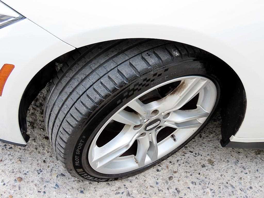 BMW 3-Series — photo 20