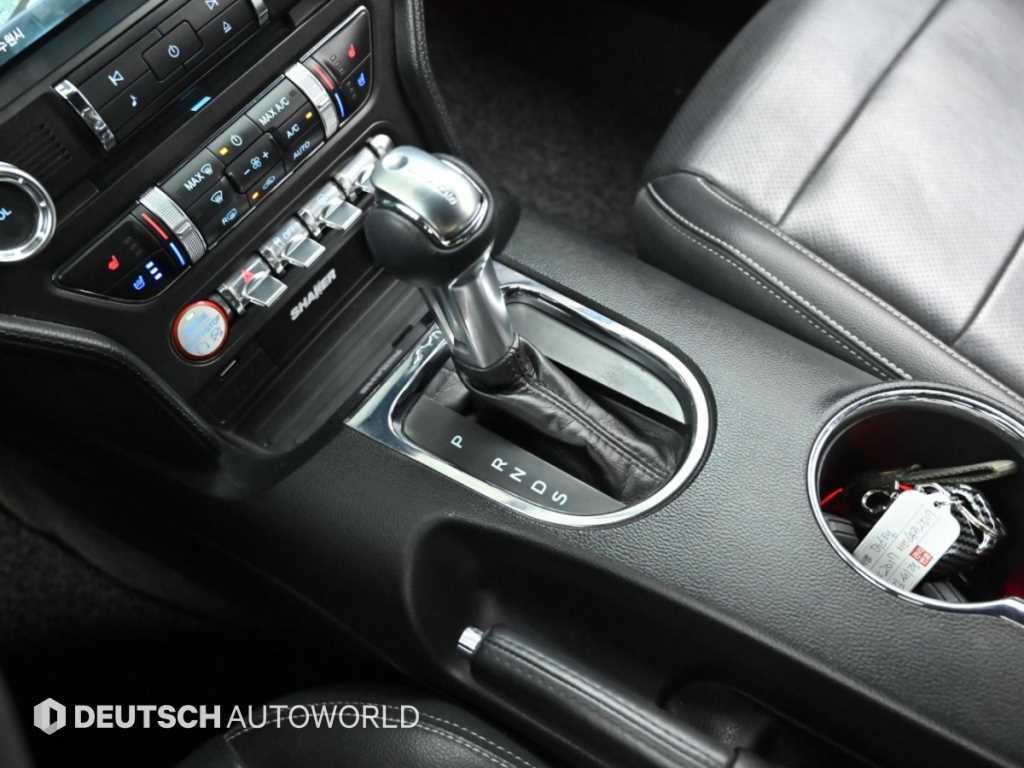 Ford Mustang — photo 09