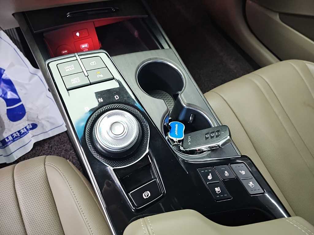 Kia K8 — photo 08