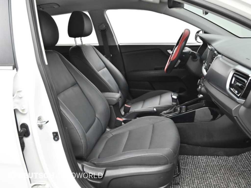Kia Stonic — photo 10