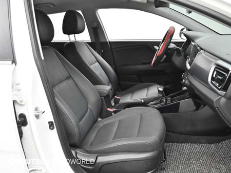 Kia Stonic — photo 10