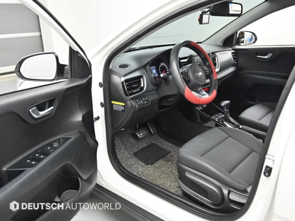 Kia Stonic — photo 11
