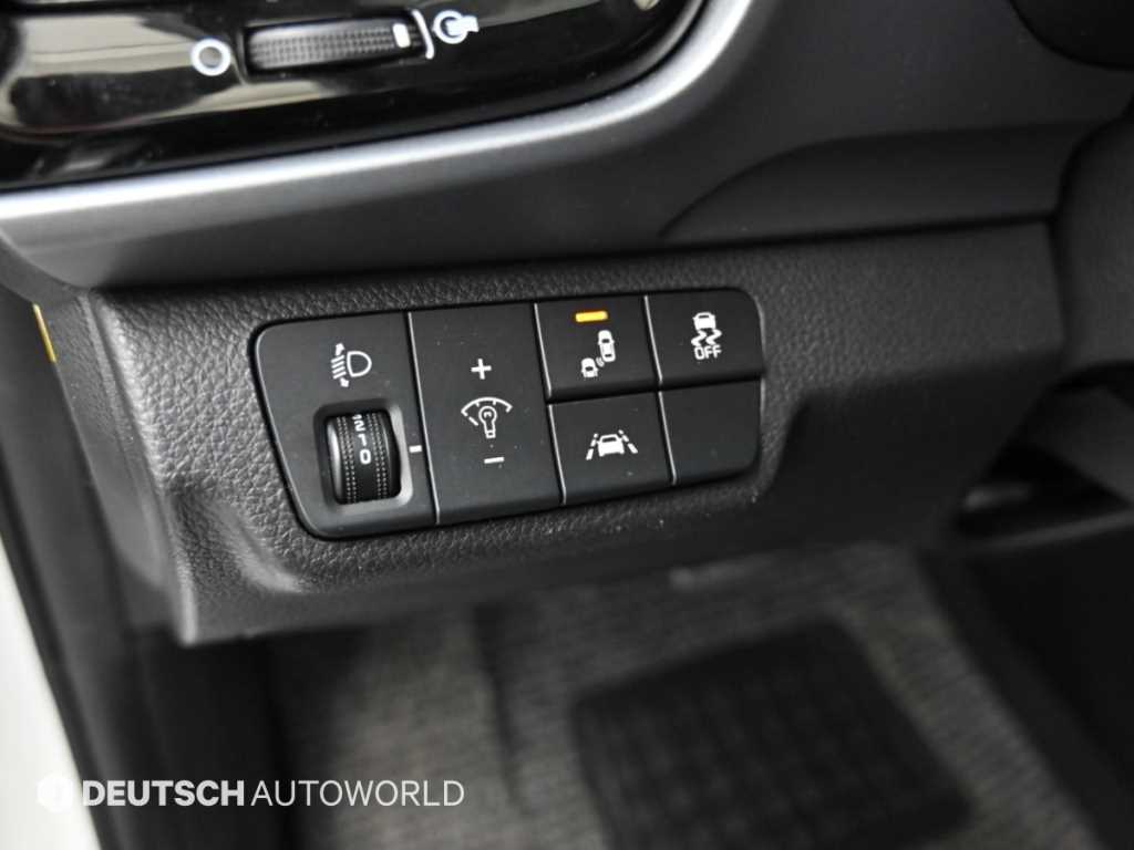 Kia Stonic — photo 17