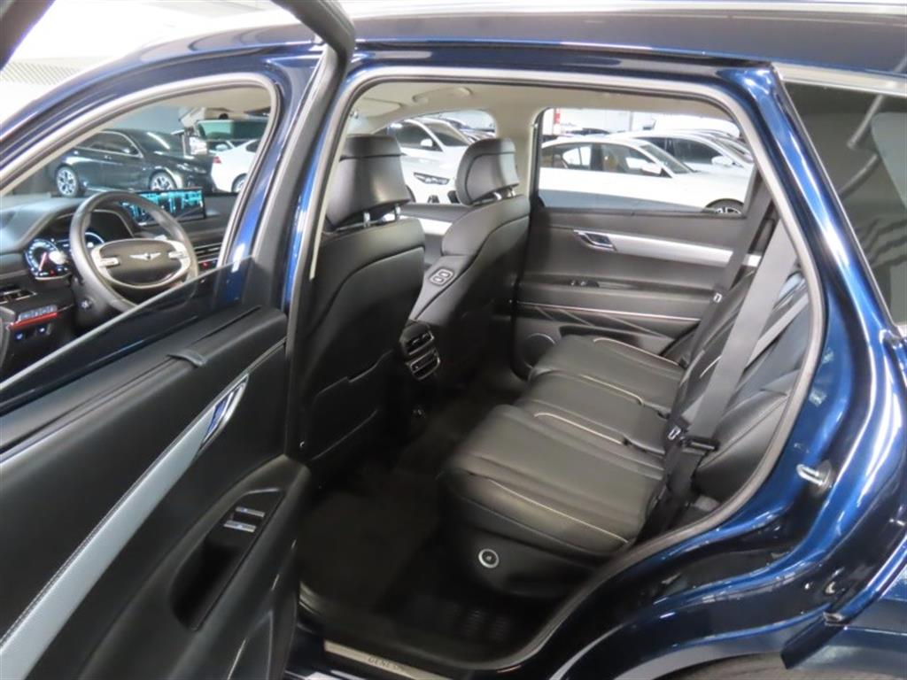 Genesis GV80 — photo 14