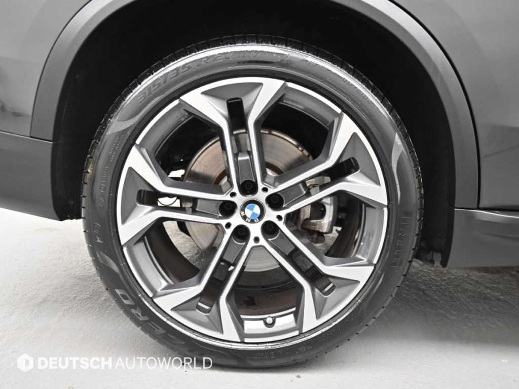 BMW X5 — photo 05