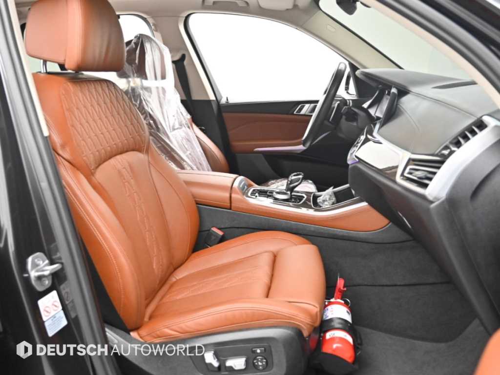 BMW X5 — photo 10