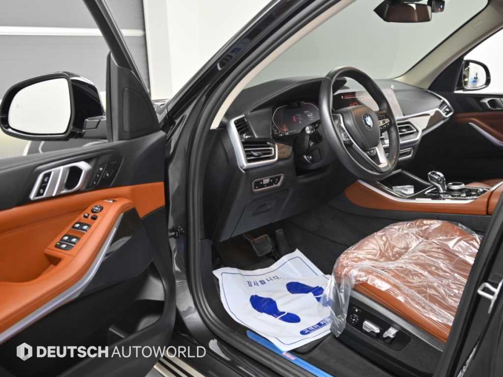 BMW X5 — photo 11