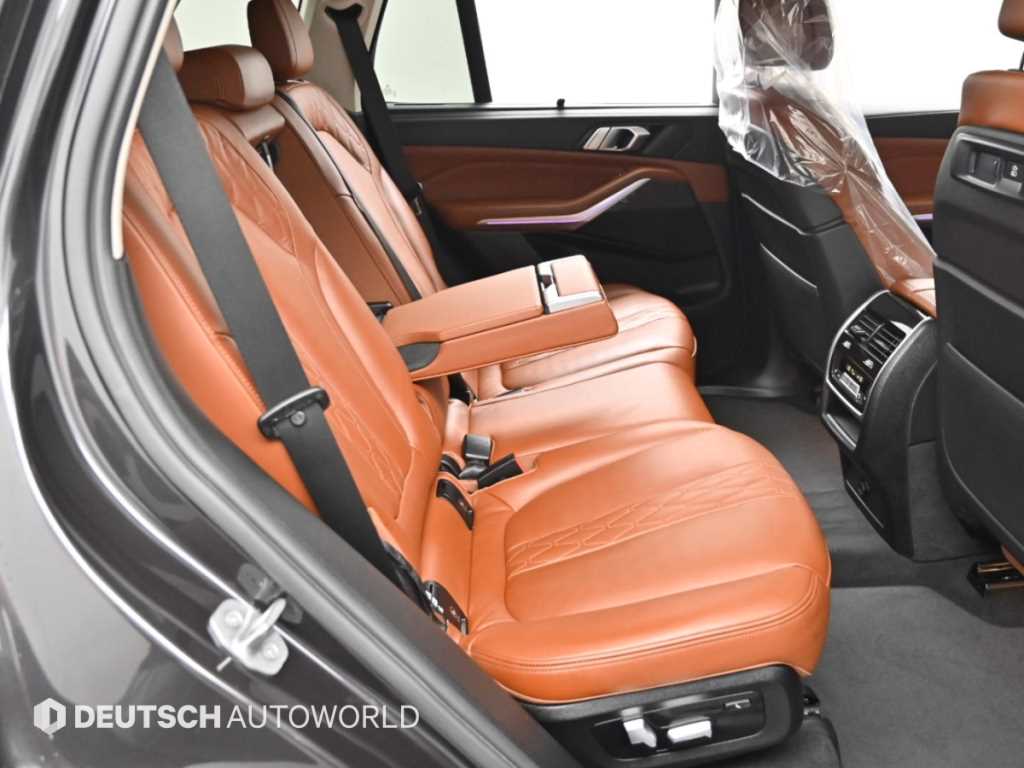 BMW X5 — photo 12