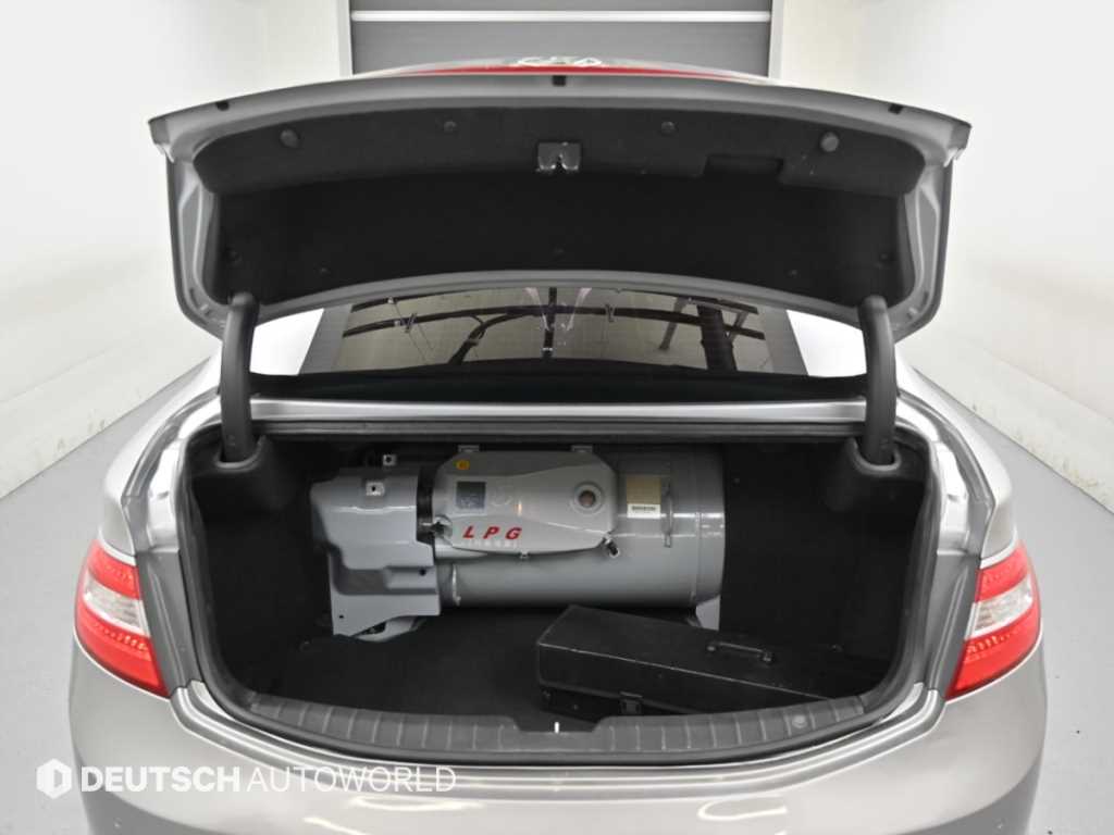 Hyundai Grandeur — photo 19