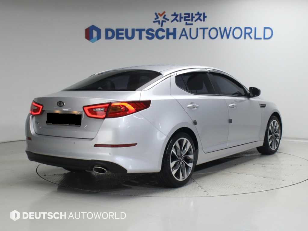 Kia K5 — photo 02