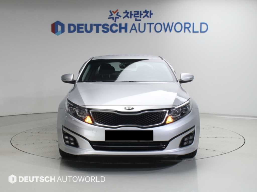 Kia K5 — photo 03