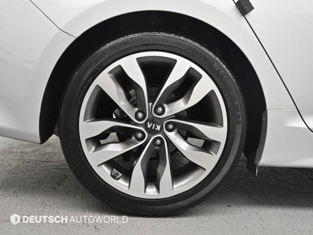 Kia K5 — photo 05