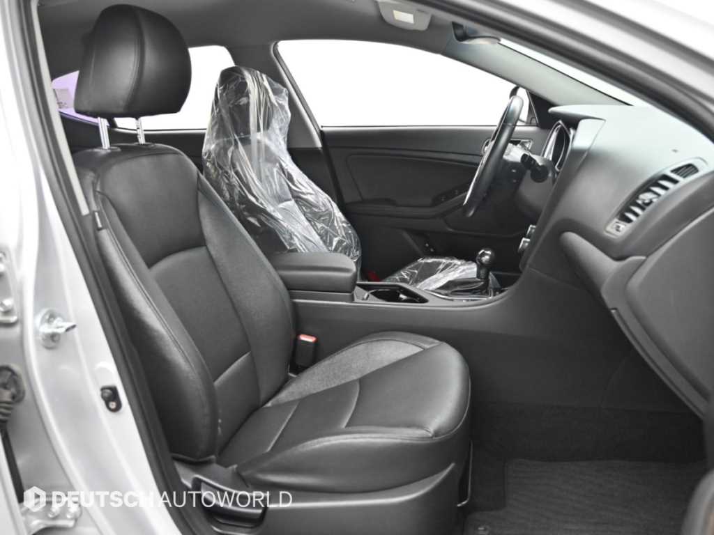 Kia K5 — photo 10