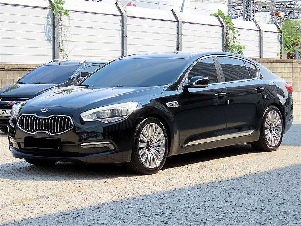 Kia K9 — photo 02